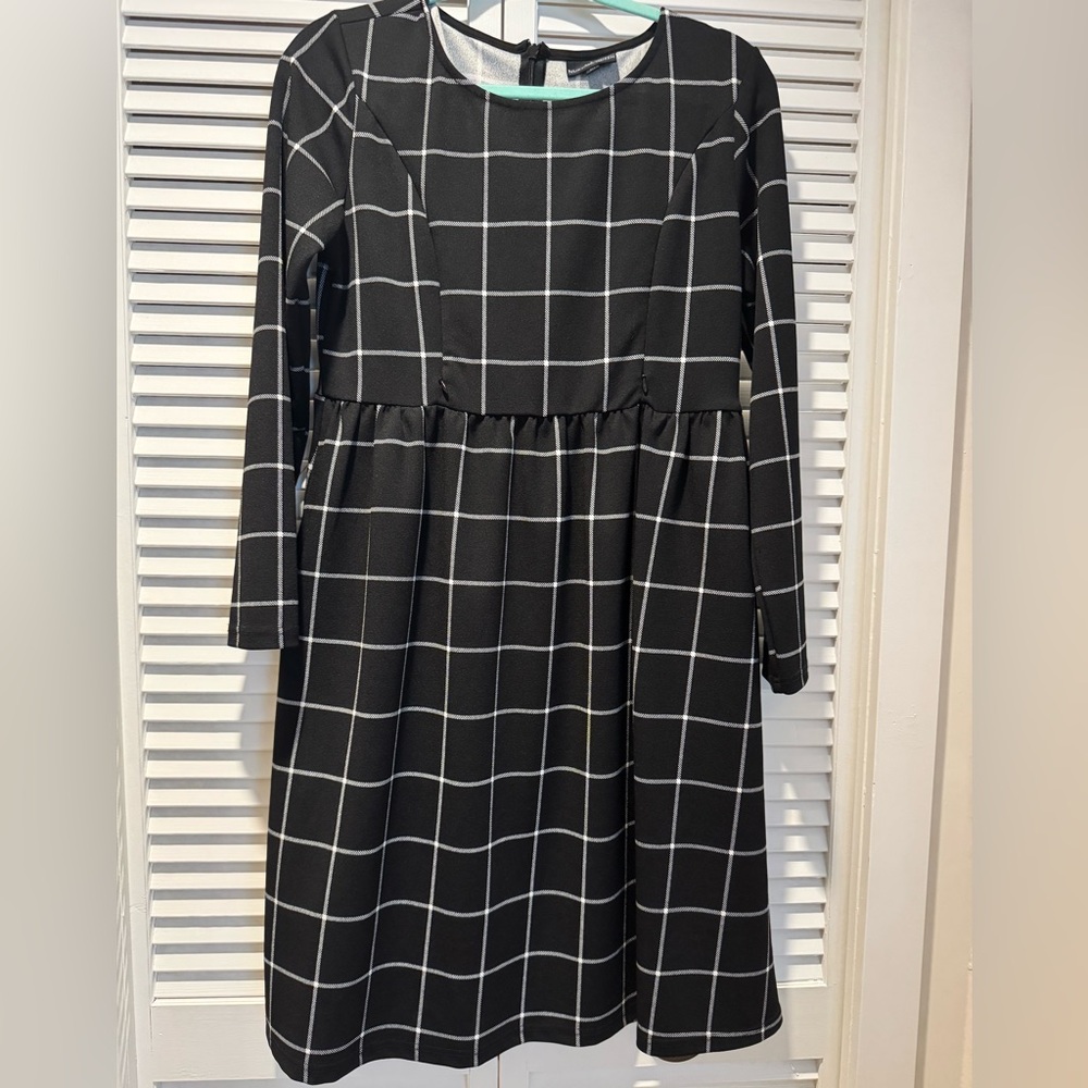 Nursing Queen Black and White Grid Dress